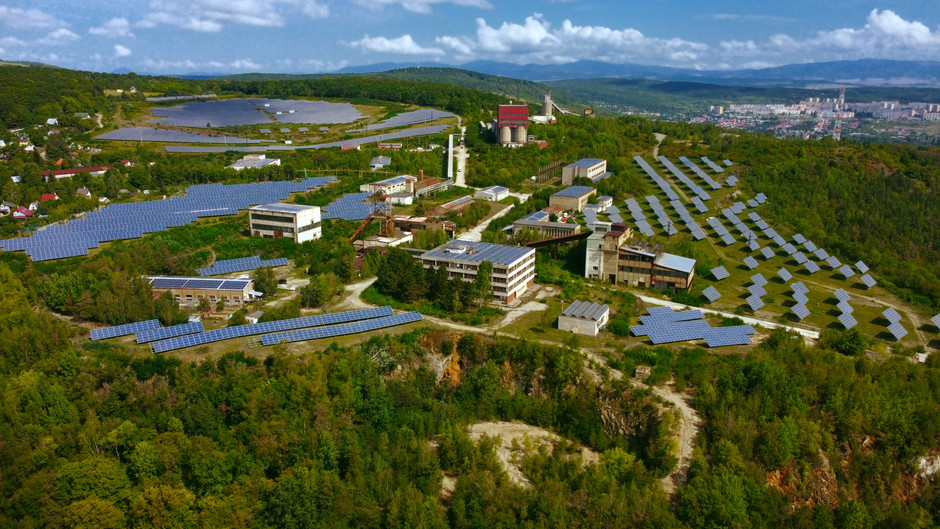 Expansive aerial view of solar panels in Košice, showcasing modern renewable energy solutions.